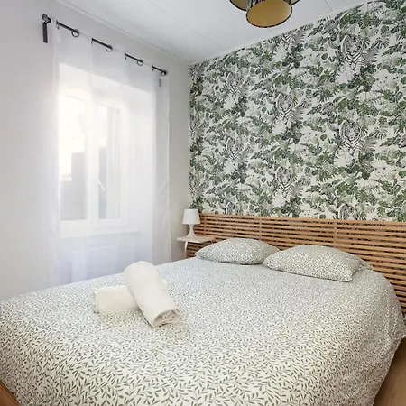 Joli Juste Renove Vue Sur L'eglise Apartment Brest