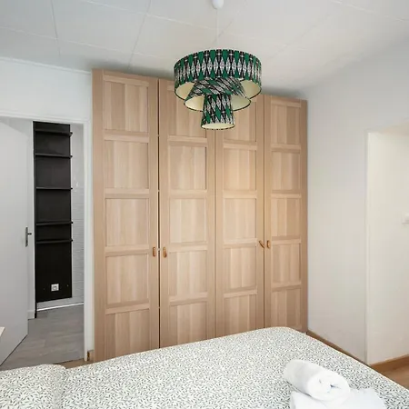 Joli Juste Renove Vue Sur L'eglise Apartamento Brest