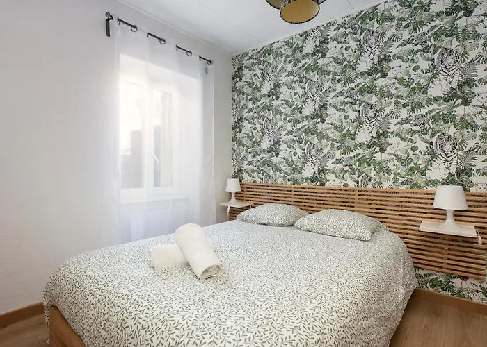 Joli Juste Renove Vue Sur L'eglise Апартаменты Брест