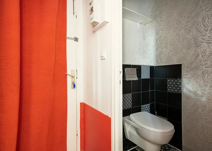 Апартаменти Joli Juste Renove Vue Sur L'eglise *