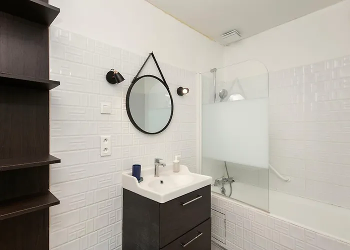 Joli Juste Renove Vue Sur L'eglise Apartamento *